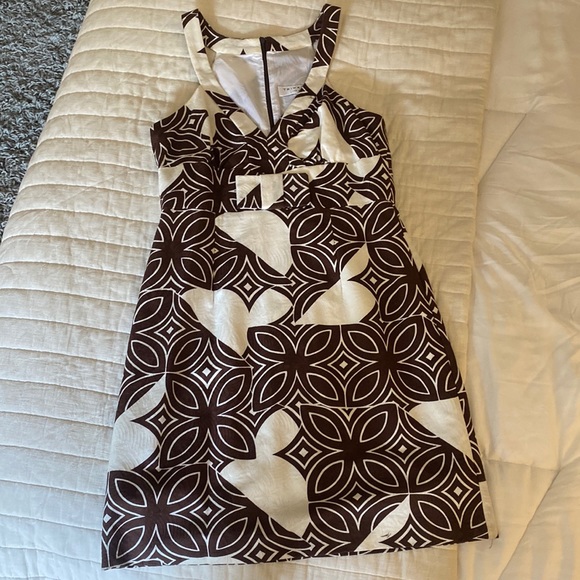 Beautiful TRINA TURK dress SIZE 10 mini SLEEVELESS dress up or down EC - Picture 2 of 12